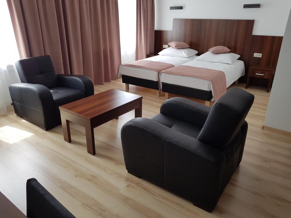 Pod Kominem Pokoje I Apartamenty Brzezie  Exterior photo