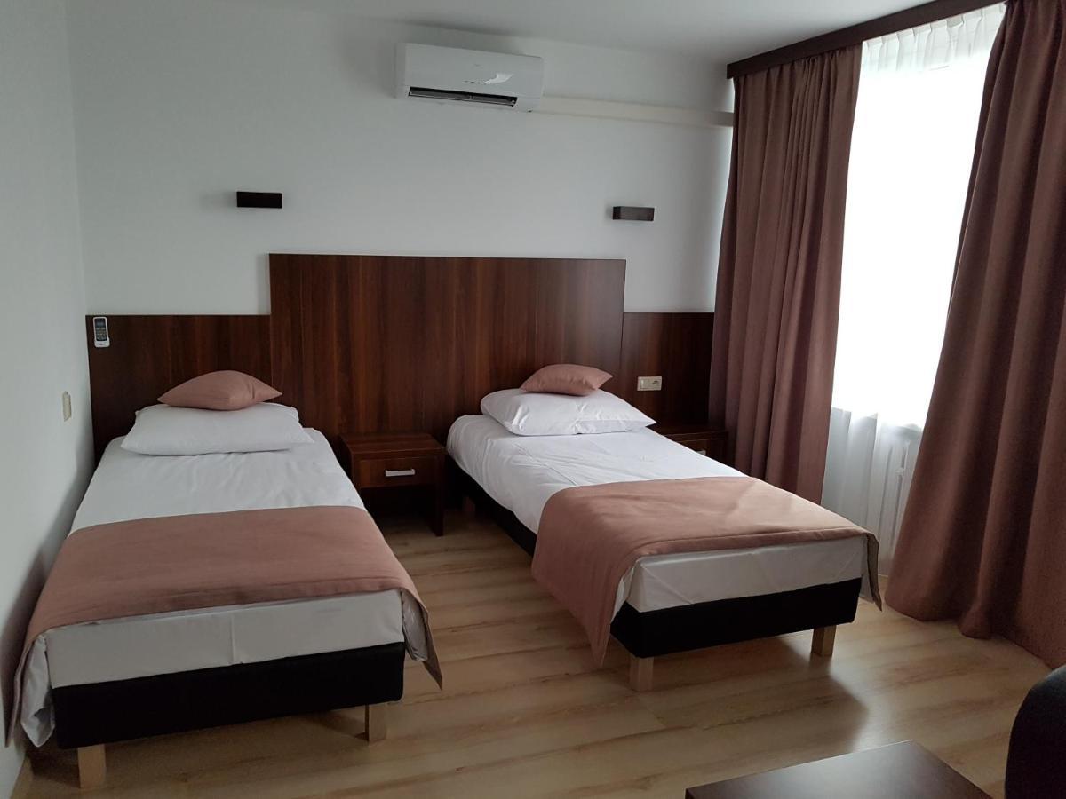 Pod Kominem Pokoje I Apartamenty Brzezie  Exterior photo